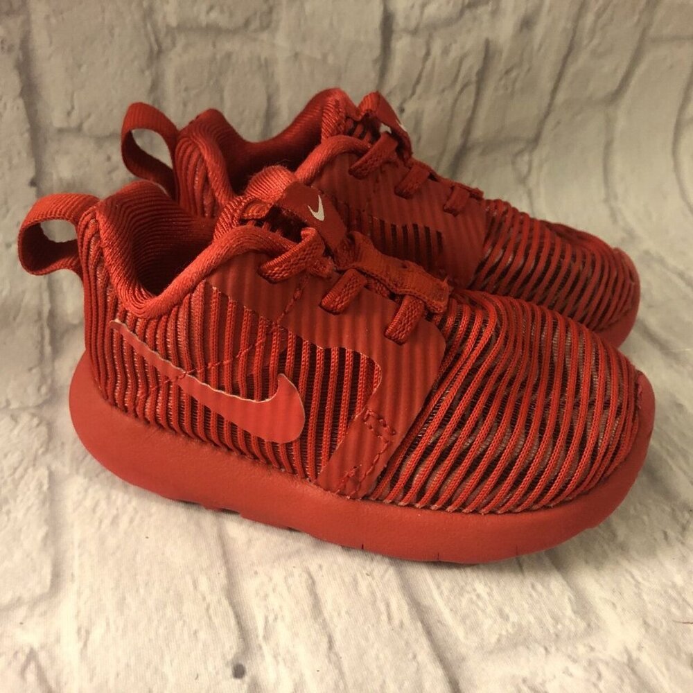 Nike Size 4 Red Roshe One Flight Weight